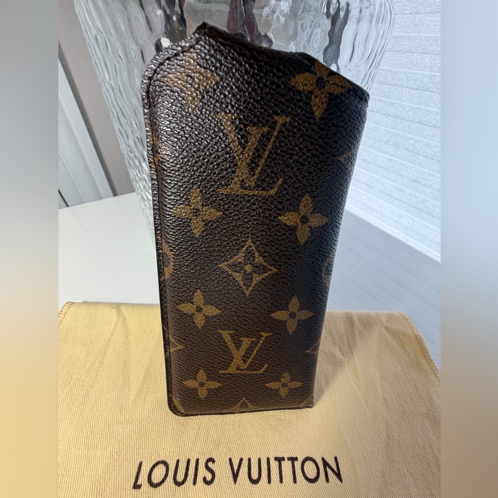 SOLD🎉Authentic Louis Vuitton Monogram Etui Lunette PM Glasses Case - Picture 4 of 15